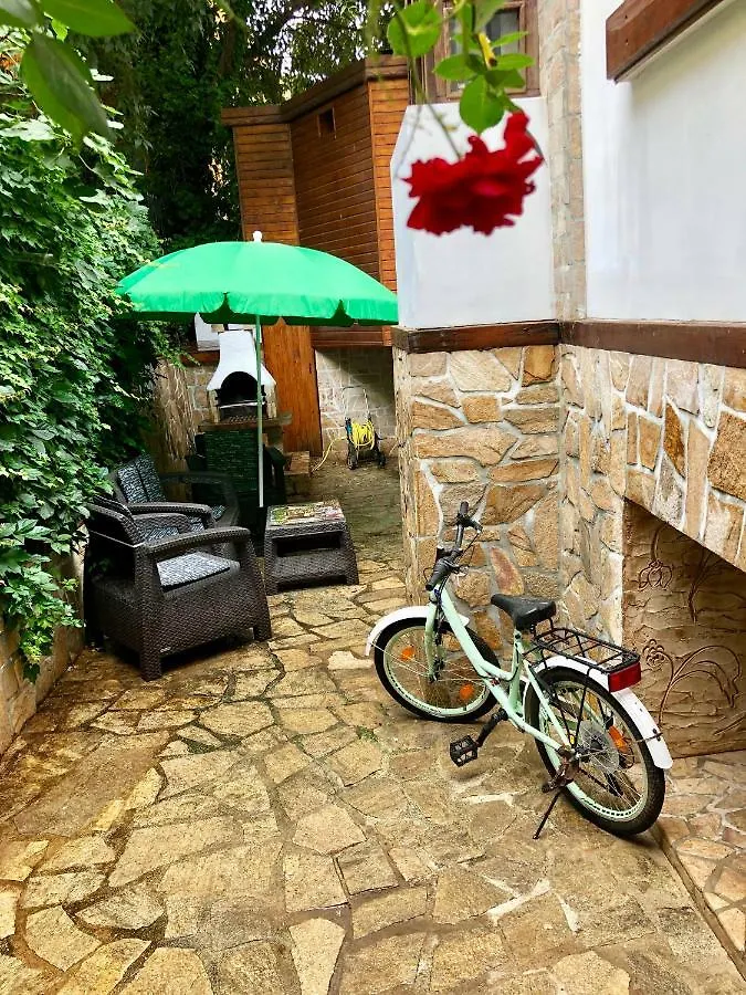 Case de vacanță Бургасский Дом